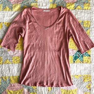 Doên pointelle half sleeve scoop neck tee